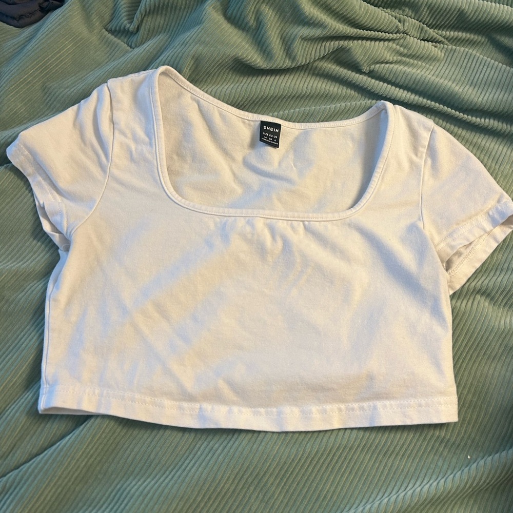 SHEIN Classic White Crop Top